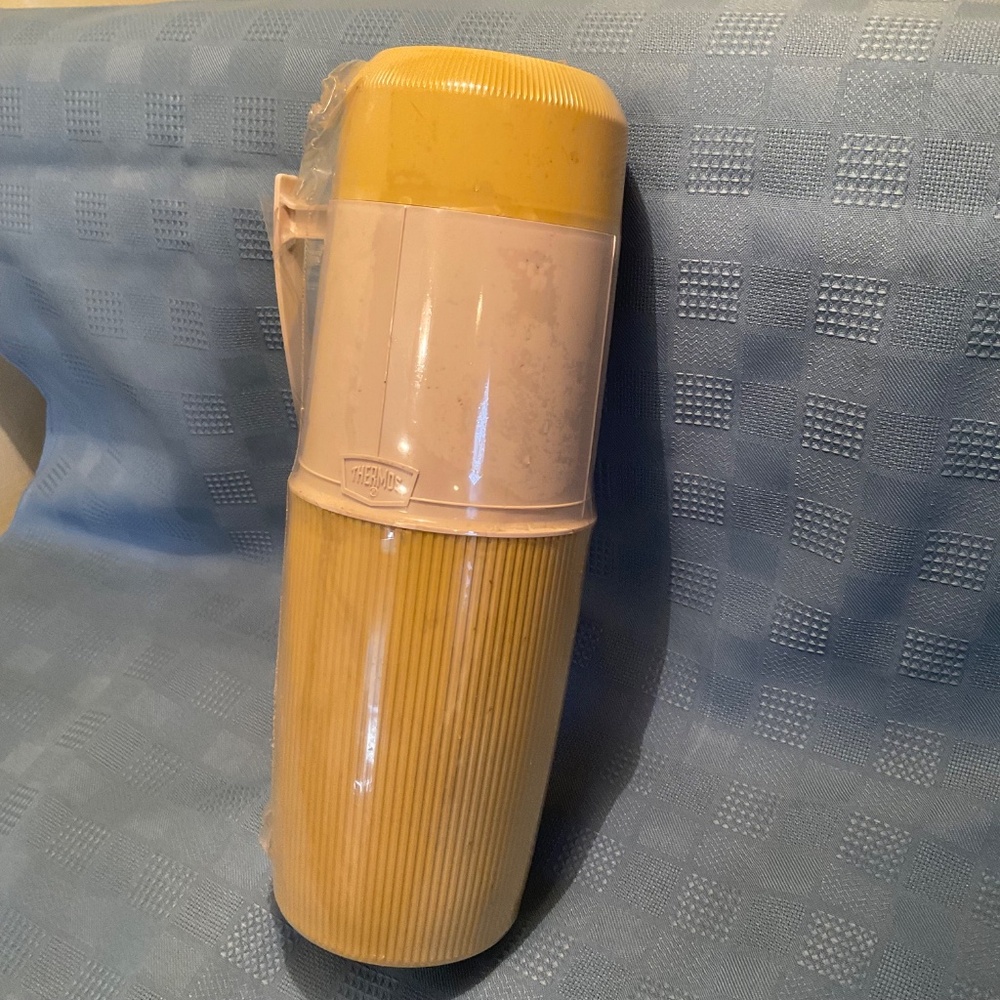 VTG Thermos Quart Size #6402 King Seeley Harvest Gold SEALED - Picture 11 of 11